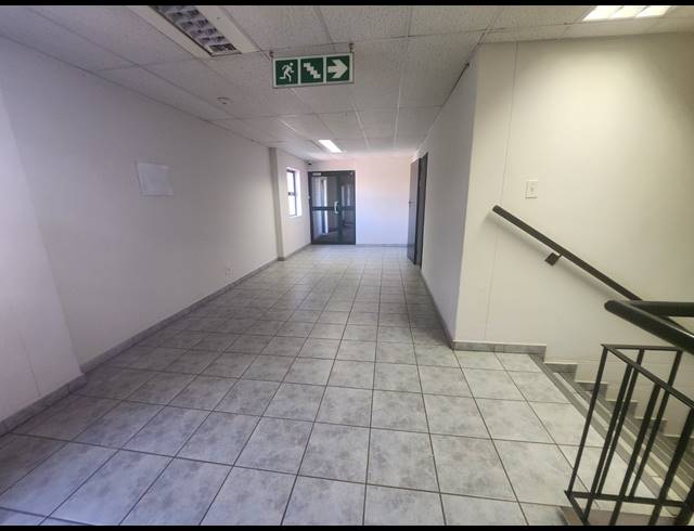 574M² OFFICE TO LET IN RANDJESPARK